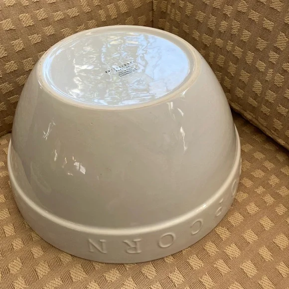 Vintage Pottery Barn Large White Ceramic Popcorn Serving Bowl or mixing bowl - Picture 12 of 12